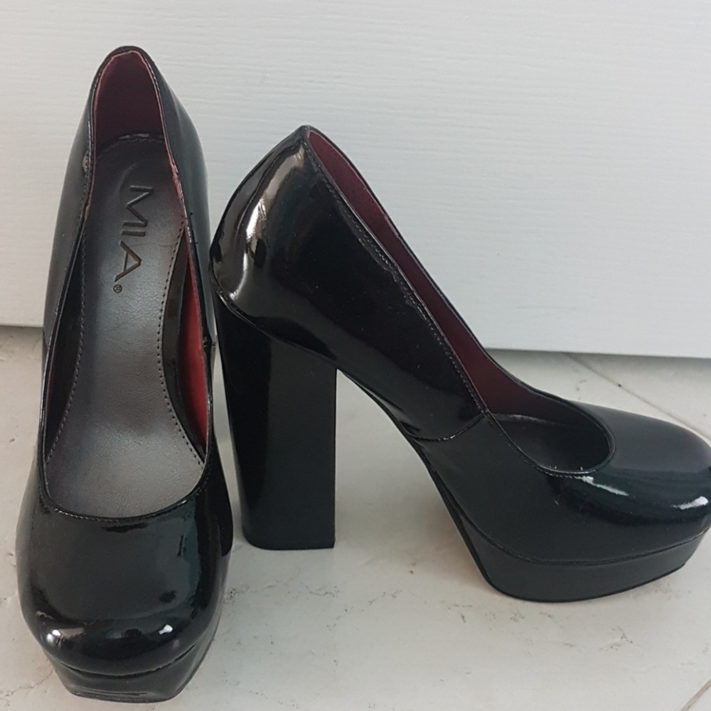 MIA. Heels